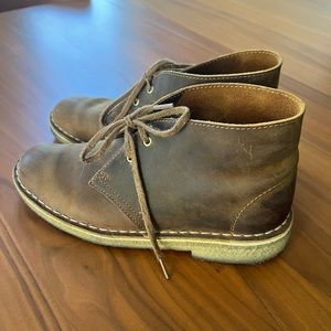 Women’s size 6.5 Clark’s desert boot